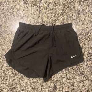 girls nike shorts